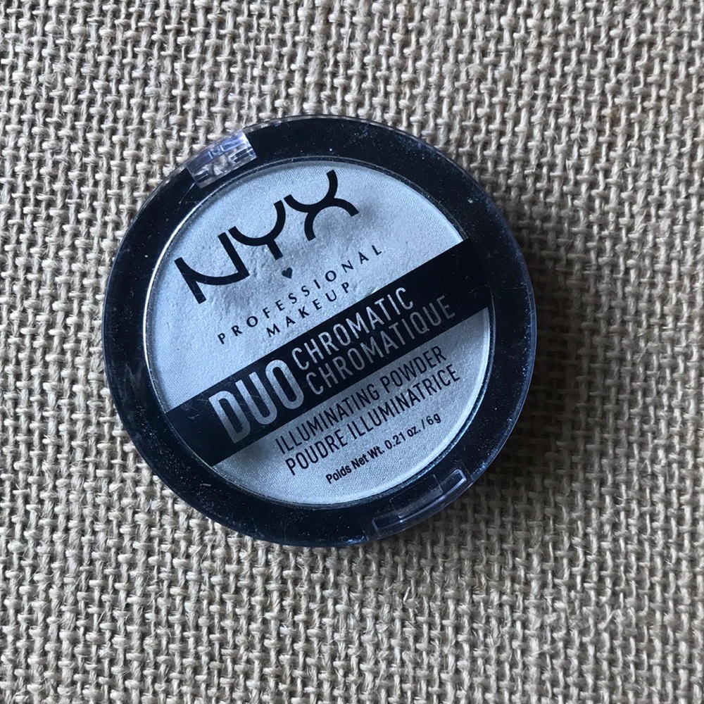 3 for $10 💥 NYX Duo Chrome highlighter
